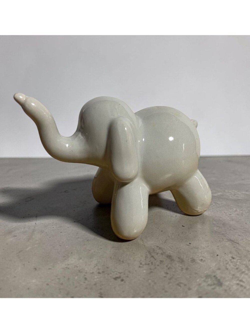 Ceramic Elephant Figurine Light Gray Glossy Decorative Accent Home Decor